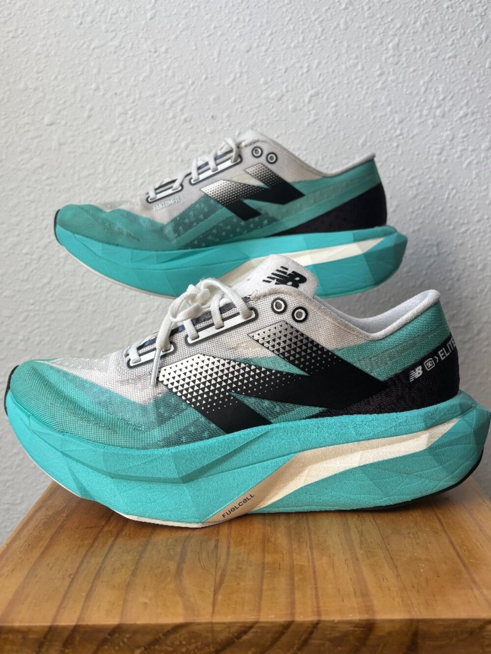 NEW BALANCE fuelcell sc elite v4 carbon running shoes size 8.5 wrcelct4